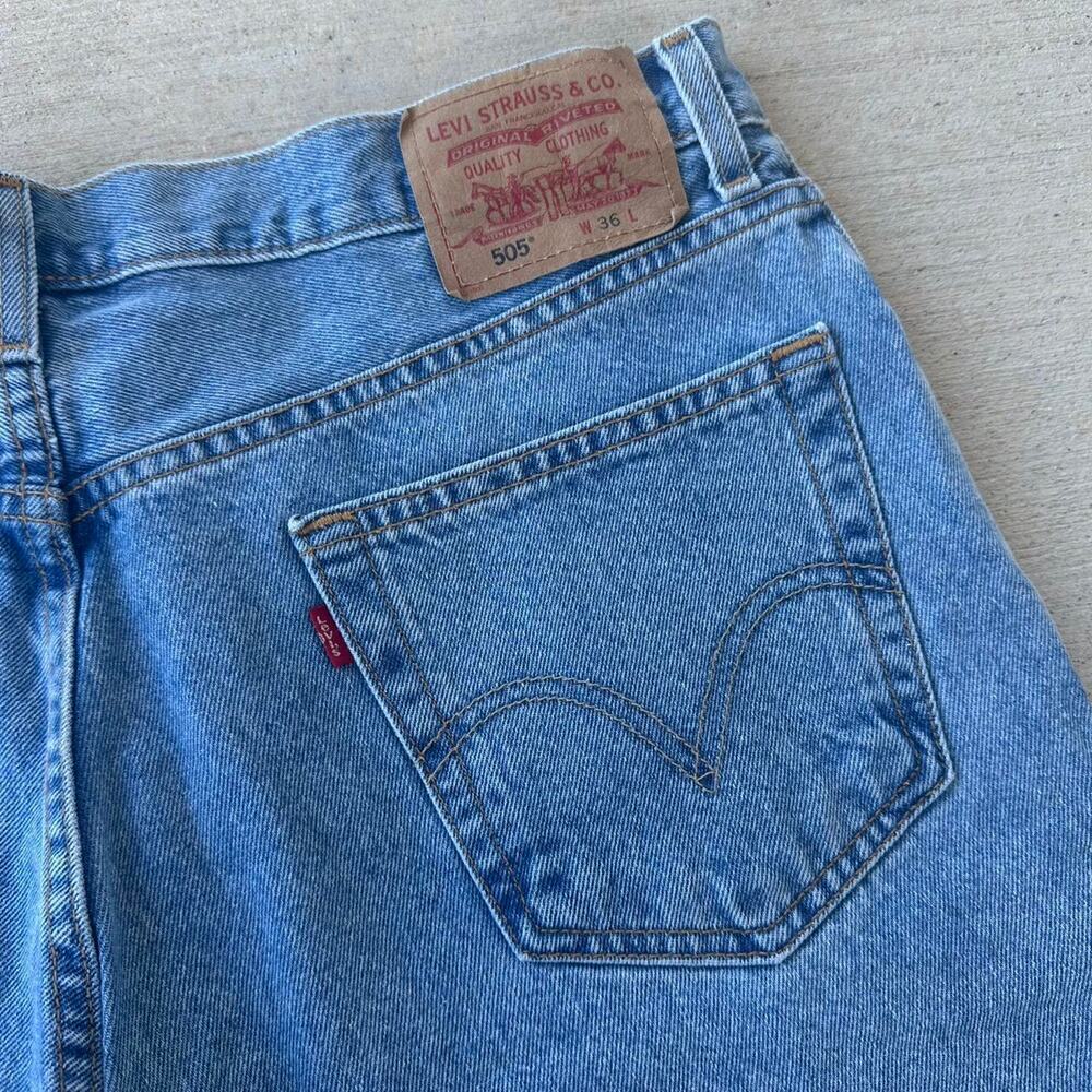 Vintage Levi’s Denim Jean Shorts - Picture 4 of 4